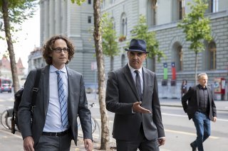 Un office fédéral a violé les droits de la personnalité de Peter Lauener (à gauche), ancien chef de la communication d'Alain Berset. (photo d'archives)